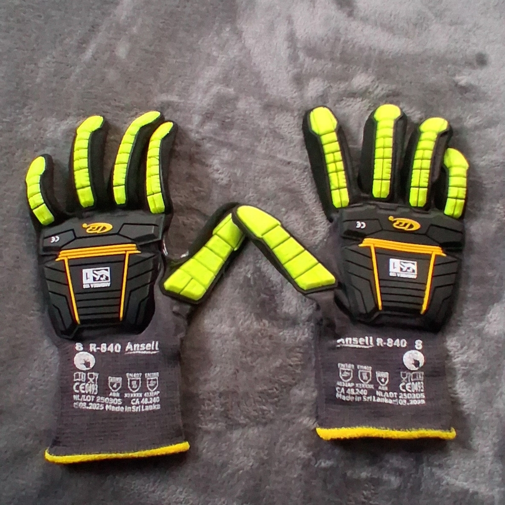 Ansell R-840 Protective Gloves